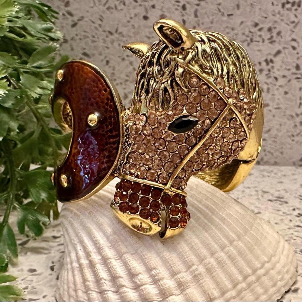 Horse theme rhinestone embellished bracelet